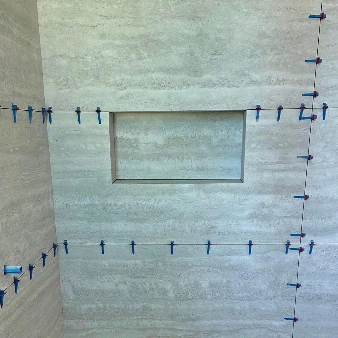 Shower shelf (niche), set level