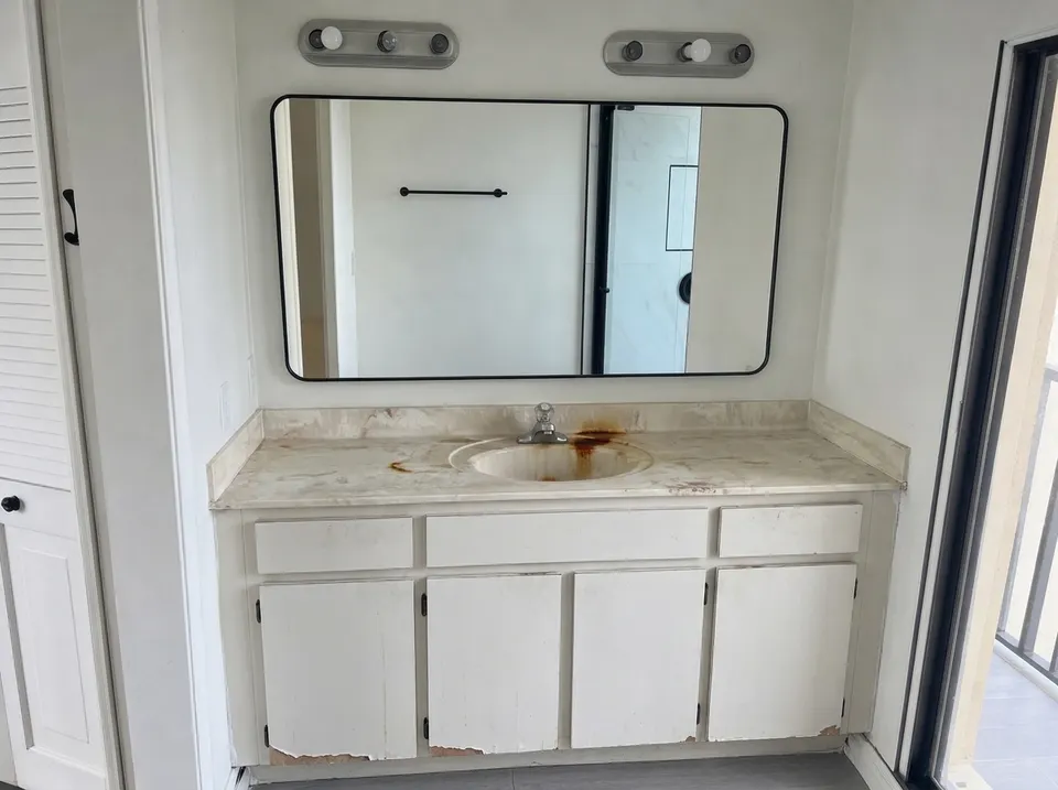 Vanities & sinks, before the repair